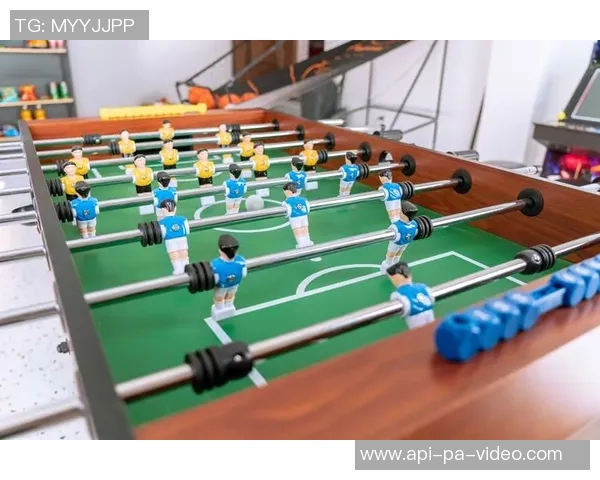 手机足球卡游带你体验真实赛场激情尽享策略与团队协作的乐趣 手机足球卡游带你体验真实赛场激情尽享策略与团队协作的乐趣