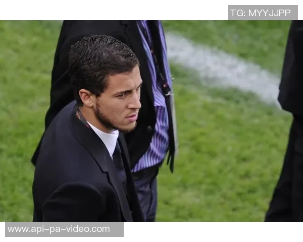 阿扎尔在天下足球的辉煌历程与未来展望解析